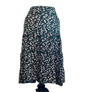 Floral High Low Skirt with Tiered Design for Casual Wear